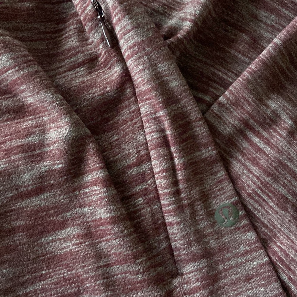Euc Lululemon Pullover - image 7
